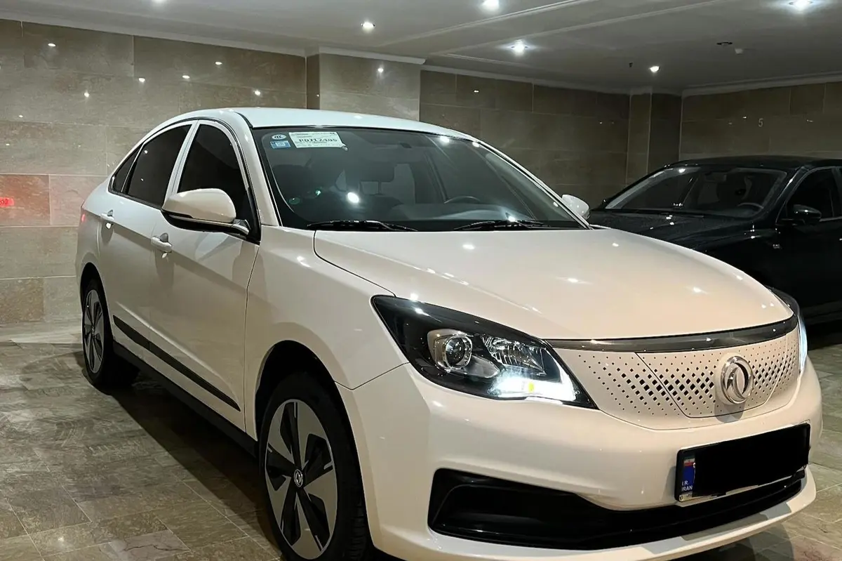 دانگ فنگ،  E70