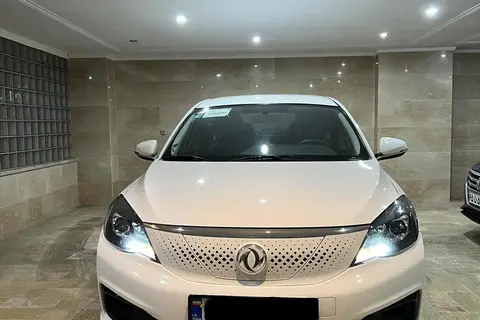 دانگ فنگ، E70