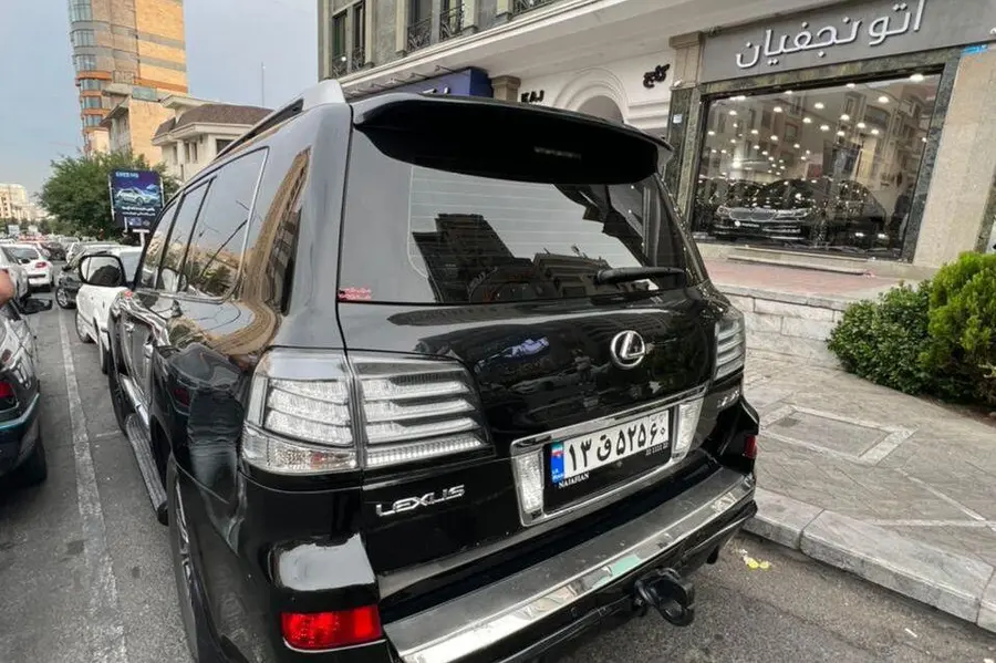 لکسوس، LX