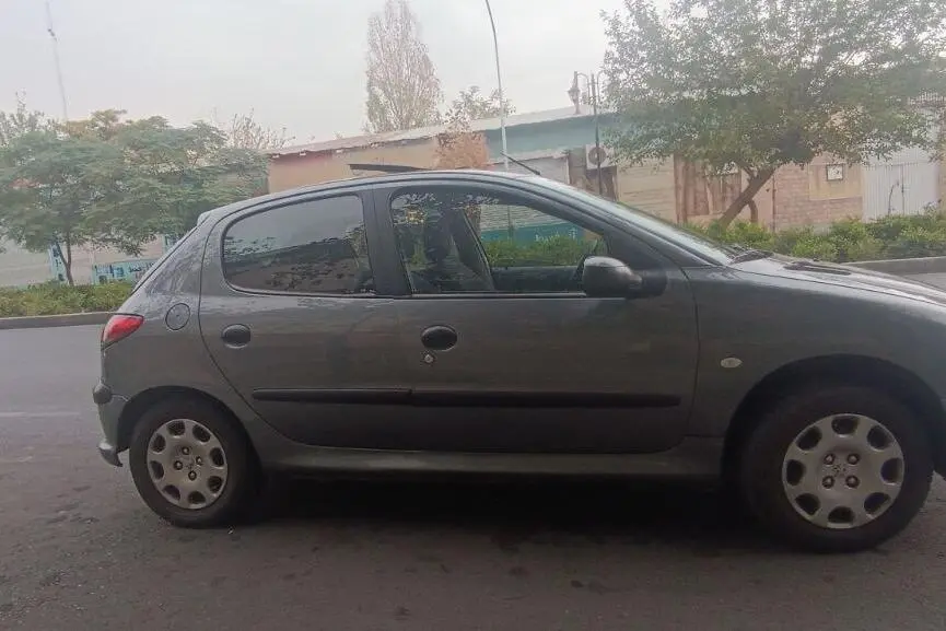 پژو،  206