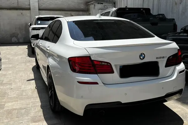 ب ام و  سری 5 سدان