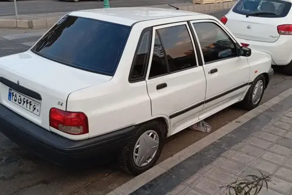 پراید، صندوق دار