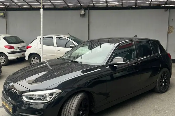 ب ام و، سری 1 هاچ بک