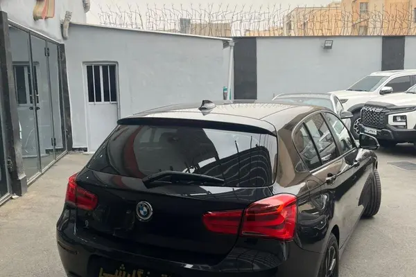 ب ام و، سری 1 هاچ بک