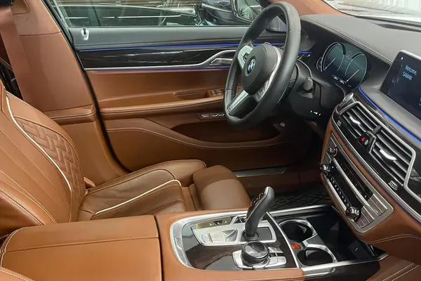 ب ام و، سری 7