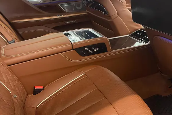 ب ام و، سری 7