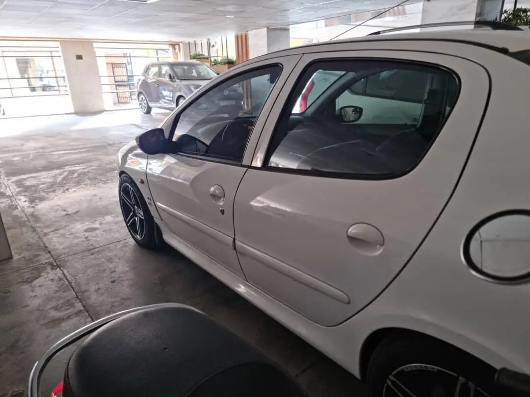 پژو  206 SD