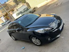 مزدا، 3 نیو صندوق دار