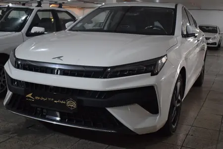 کی ام سی J7