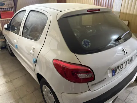 پژو، 207