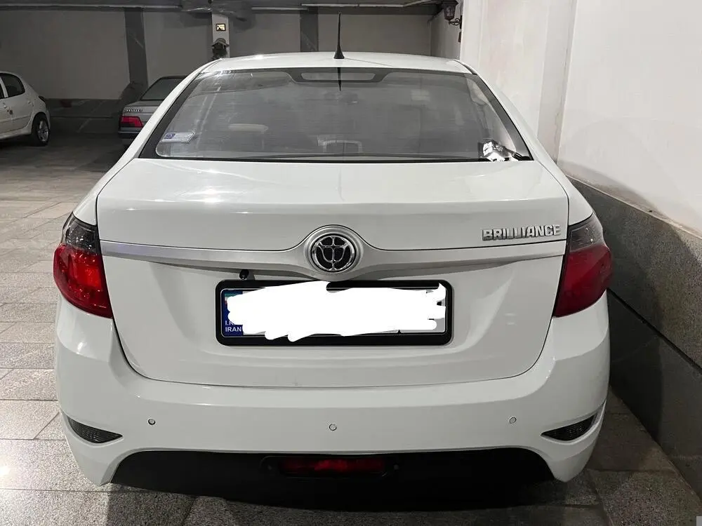 برلیانس،  H330