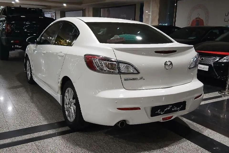 مزدا  3 نیو صندوق دار