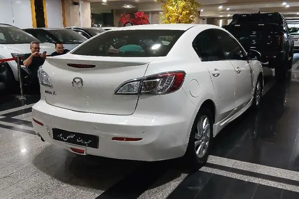 مزدا  3 نیو صندوق دار