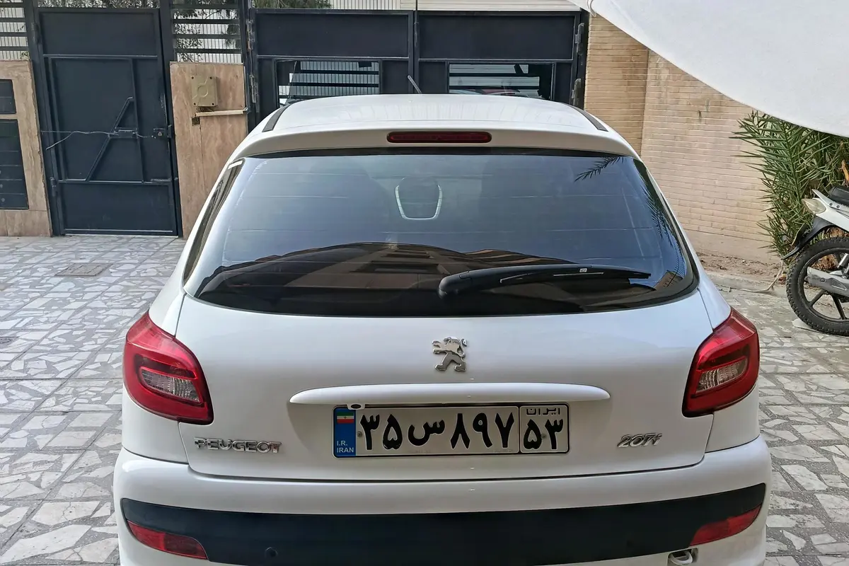 پژو،  207