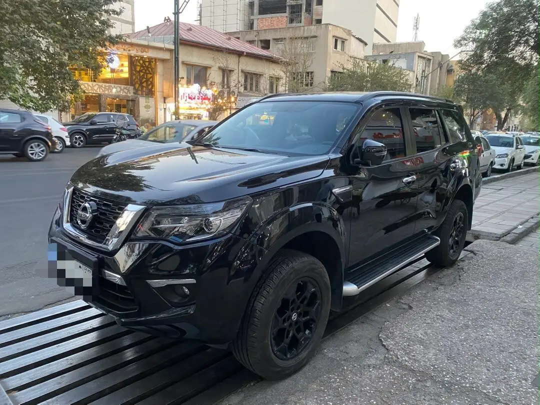 نیسان،  ترا