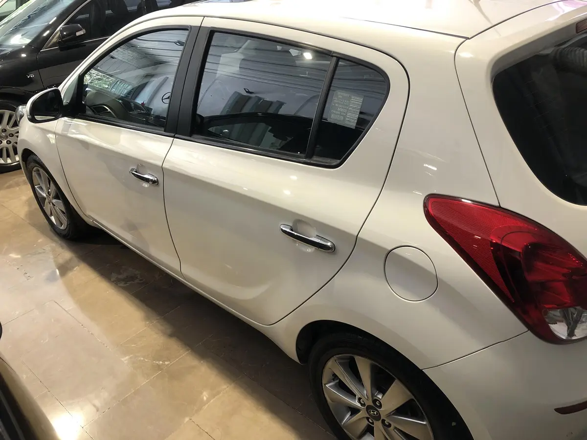 هیوندای  i20
