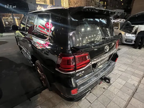 تویوتا، لندکروز چهار در