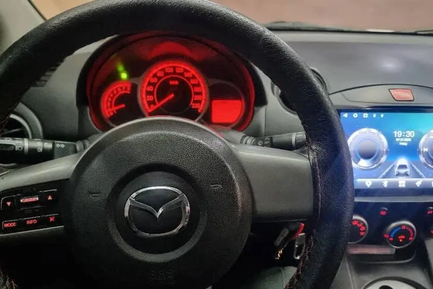 مزدا،  2 هاچ بک