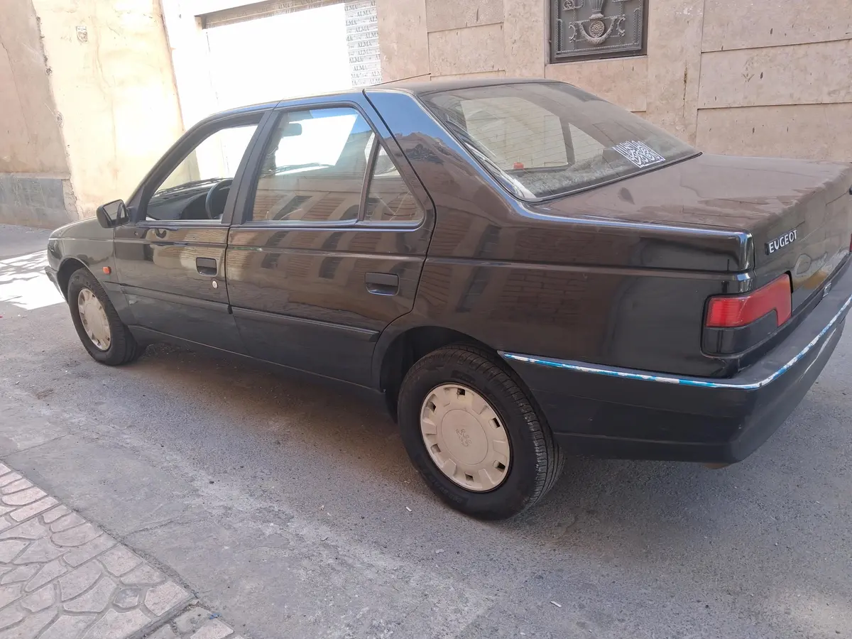 پژو،  405