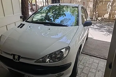 پژو، 206