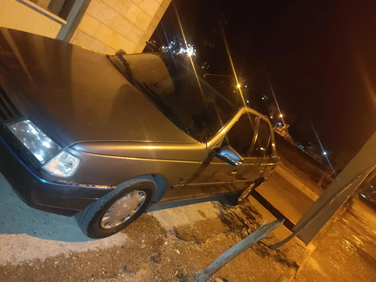 پژو،  405