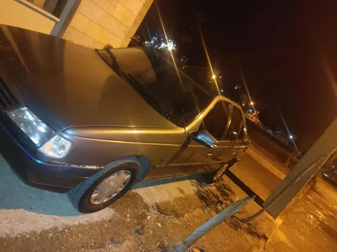 پژو، 405