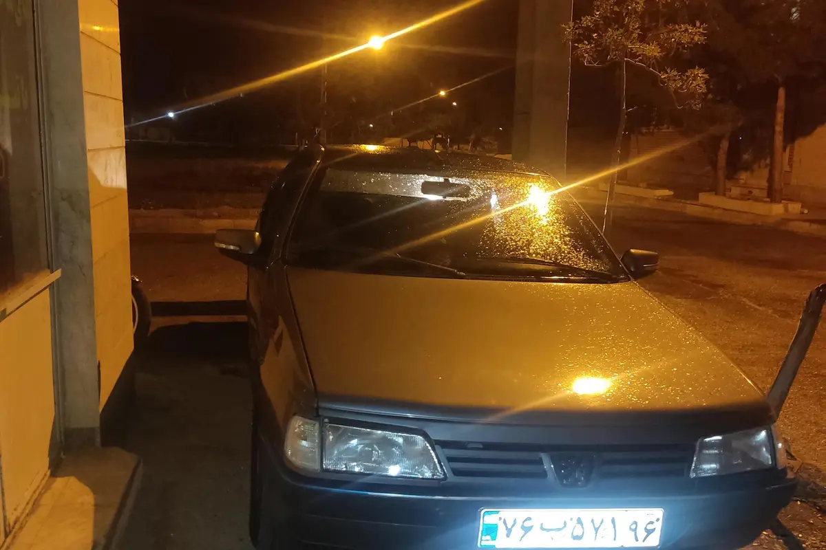 پژو،  405