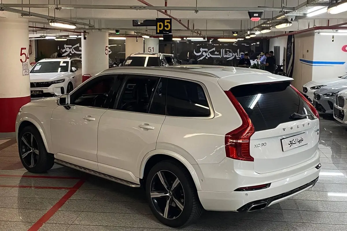 ولوو،  XC90