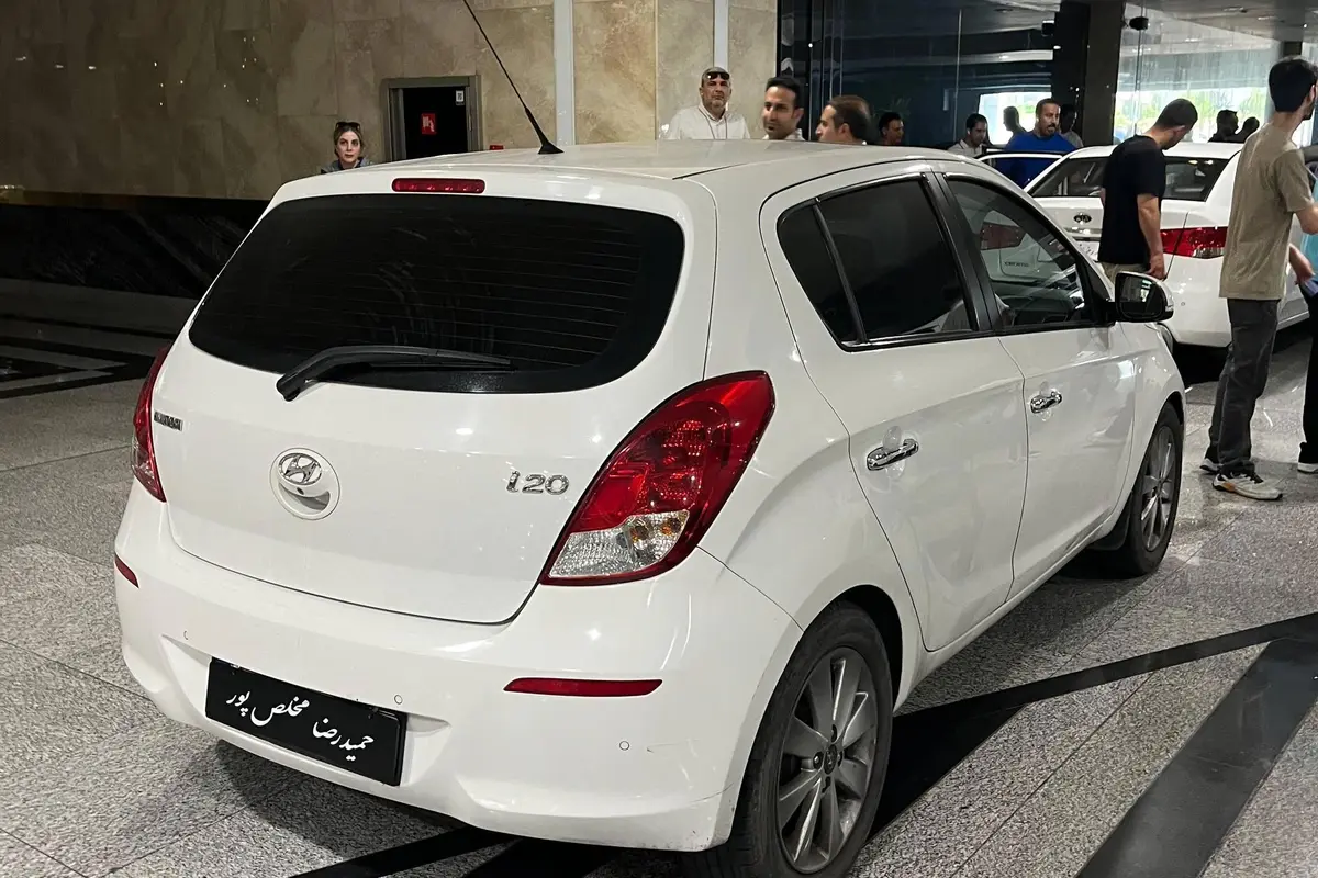 هیوندای  i20