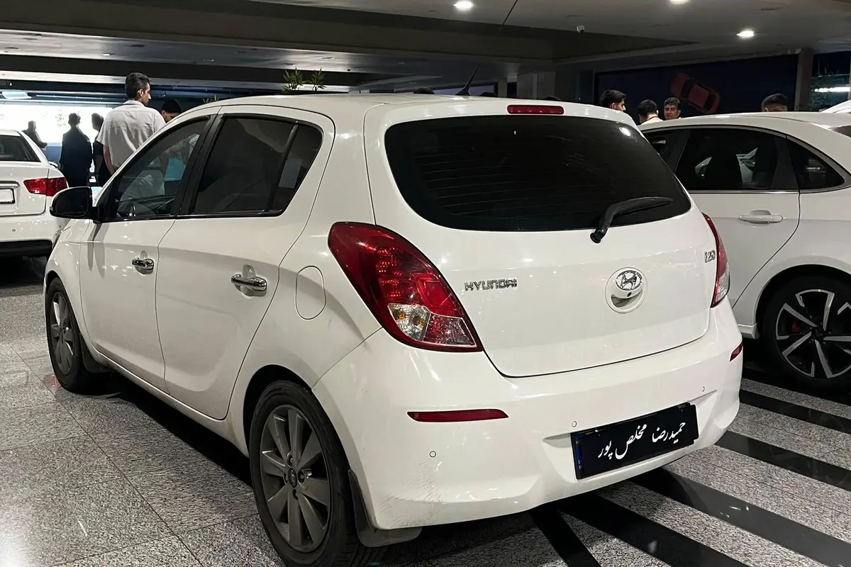 هیوندای  i20