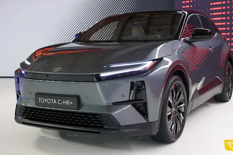 حواله تویوتا، C-HR پلاگین هیبرید