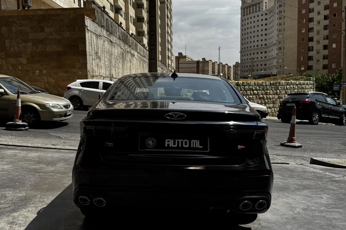 فونیکس،  آریزو 6 جی تی (Z6 GT)