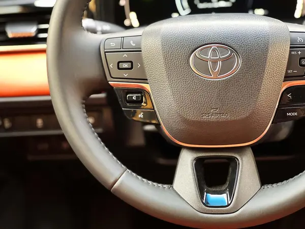 تویوتا، کمری هیبرید