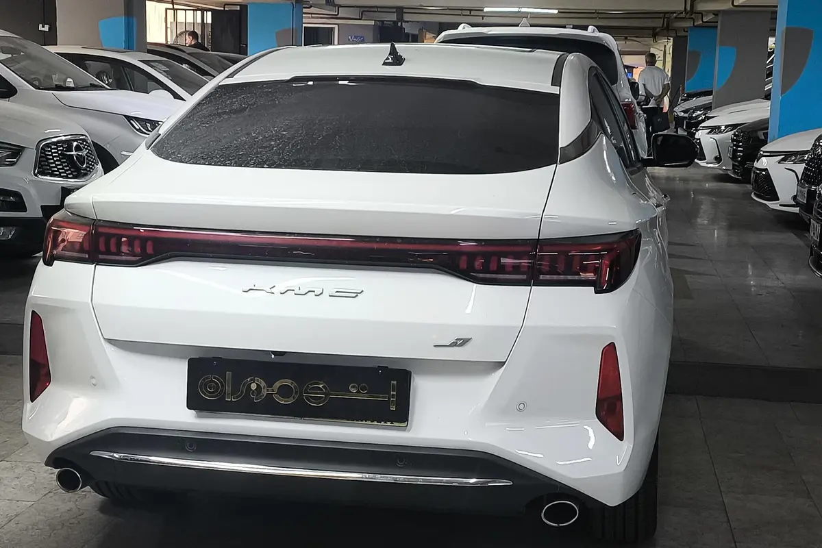 کی ام سی،  J7