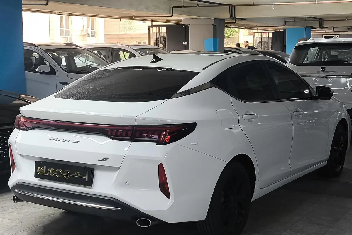 کی ام سی،  J7