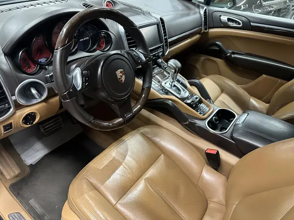 پورشه، کاین