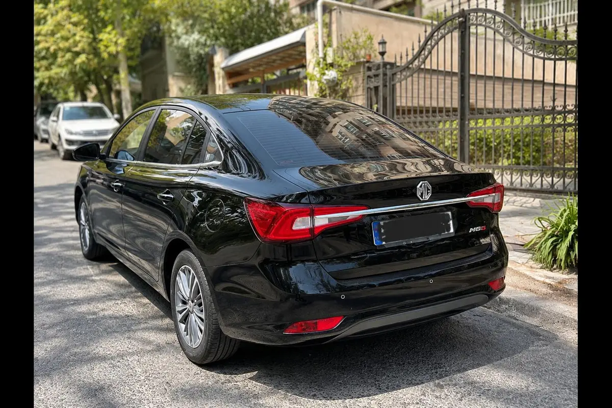 ام جی،  5
