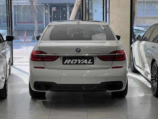 ب ام و، سری 7