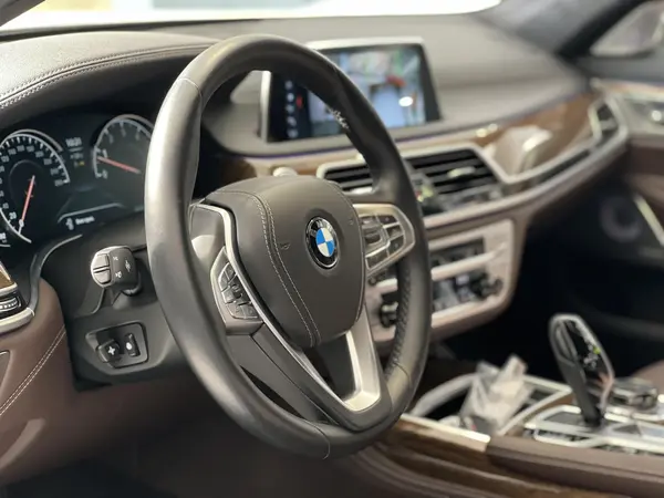 ب ام و، سری 7