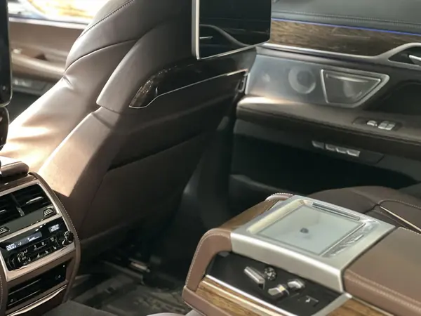 ب ام و، سری 7