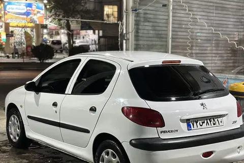 پژو، 206