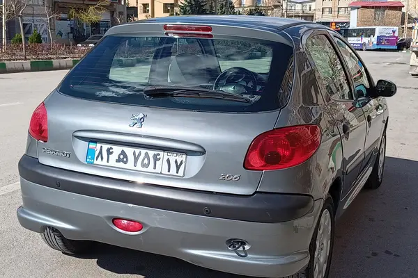 پژو، 206