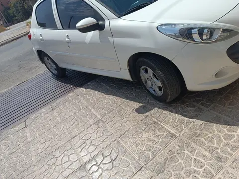پژو، 207
