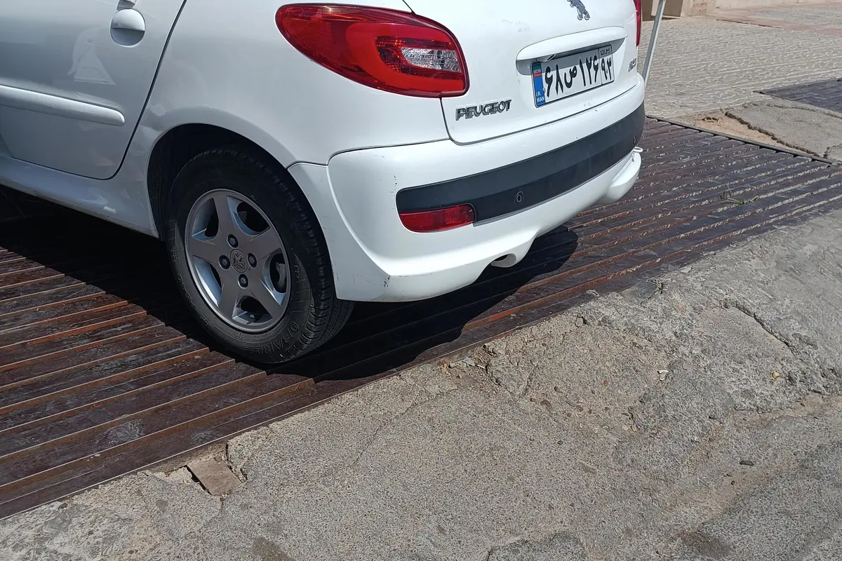 پژو،  207