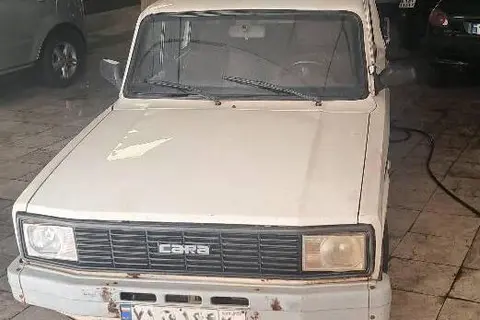 کارا، دو کابین