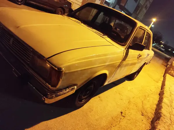 پیکان، سدان