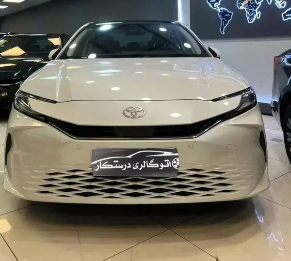 تویوتا  کمری هیبرید