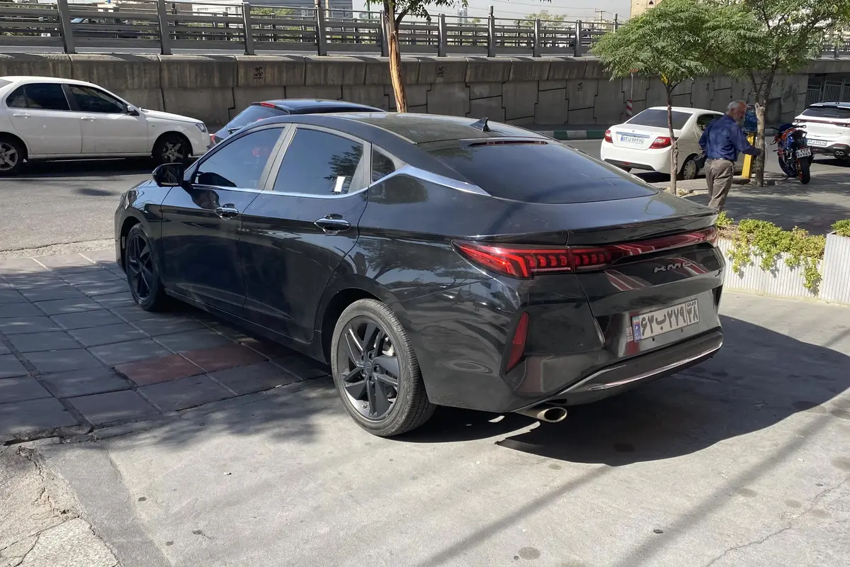 کی ام سی،  J7