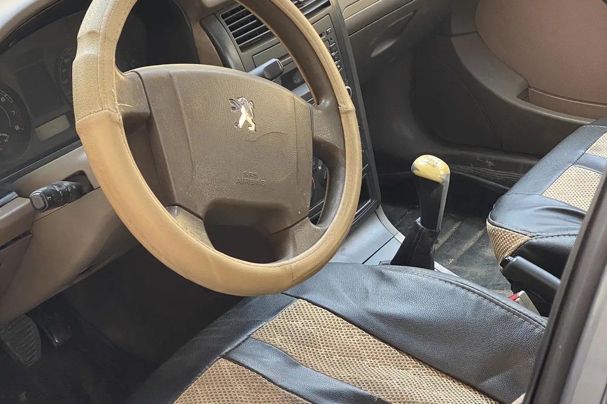 پژو،  405