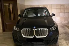 ب ام و، iX1